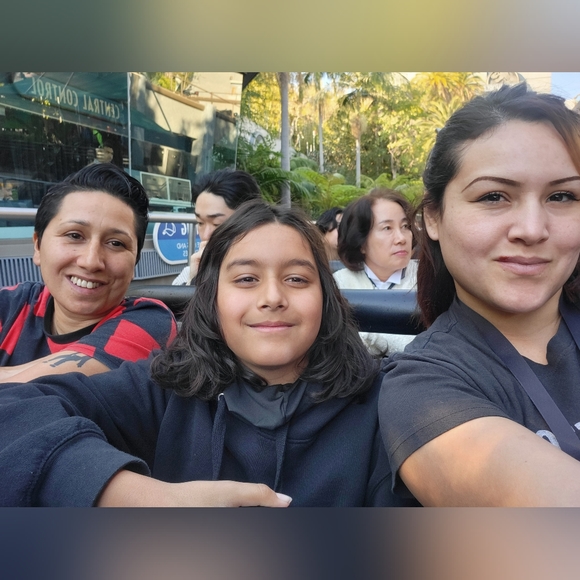 Meet your Posher, Steffy - Picture 2 of 3